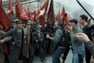 DoP Philipp Haberlandt in Aktion bei den Dreharbeiten zu "Babylon Berlin".