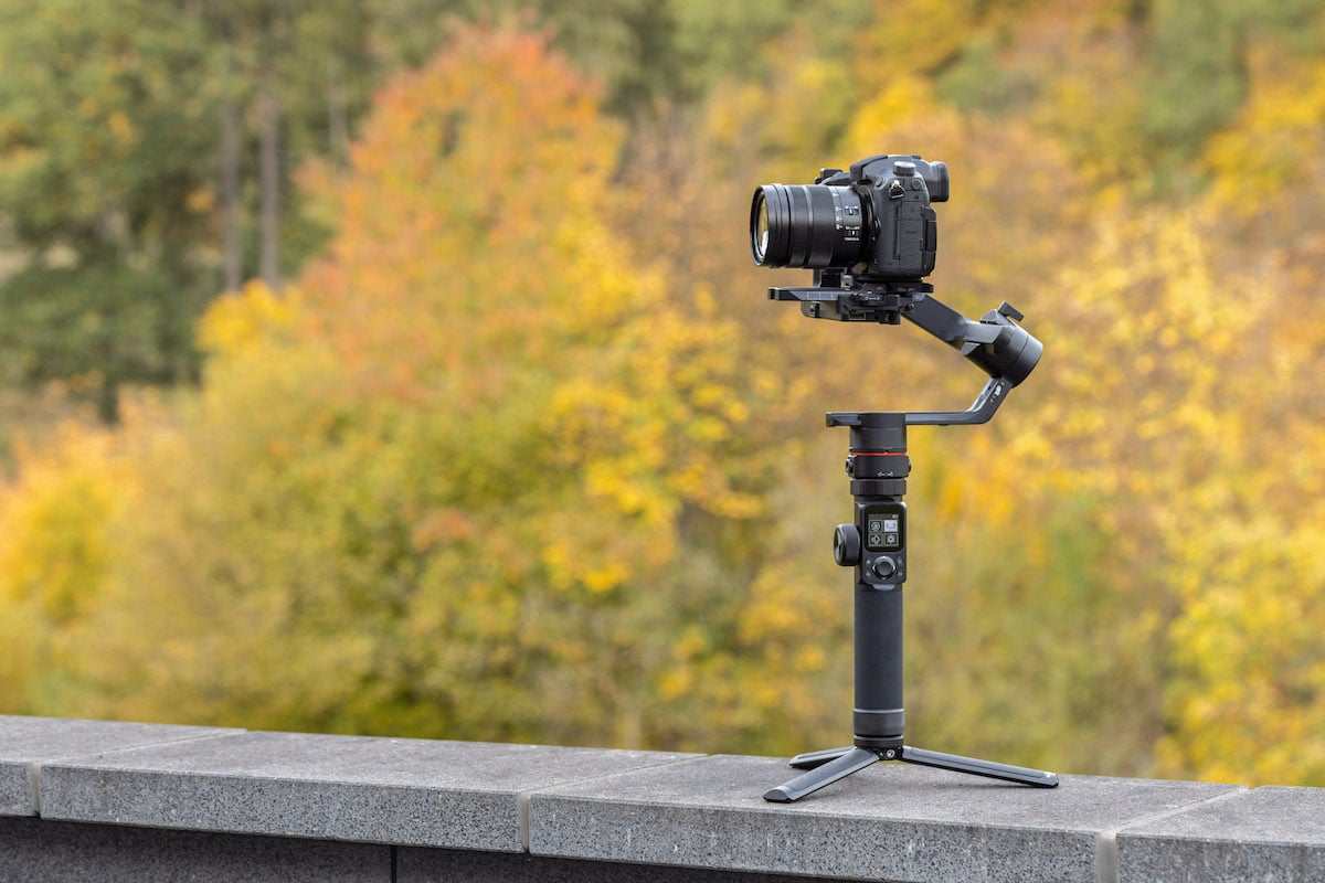 Manfrotto Gimbal MVG460 mit DSLM-Kamera