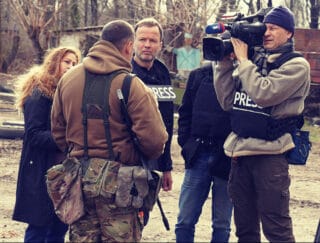 Kameramann Amr Media bei Dreharbeiten in der Ukraine