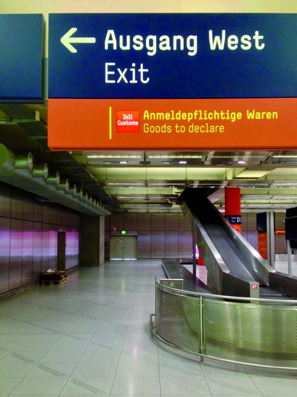 Roter Kanal beim Zoll 