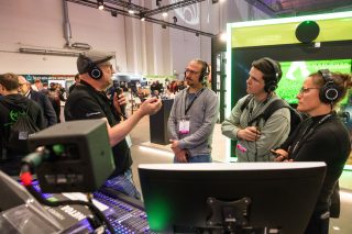 Leute auf der LEaT con